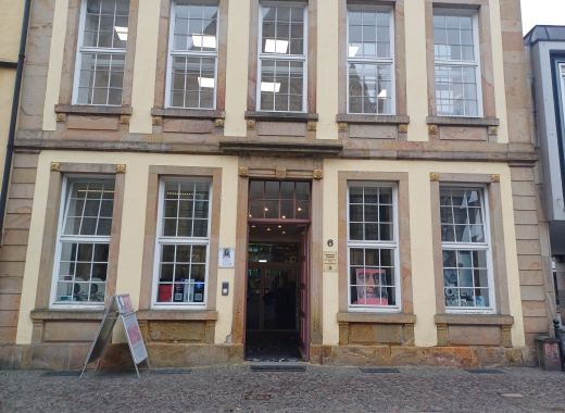 Exkursion ins Friedenszentrum